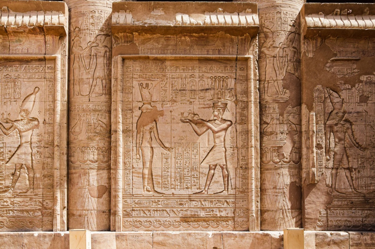 Raffinature dei templi egiziani antichi