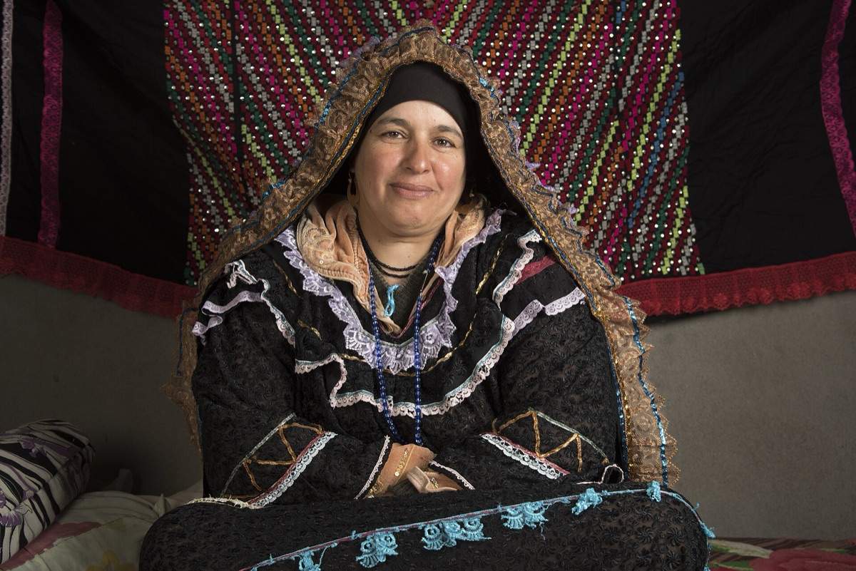 Women in traditional Egyptian clothing