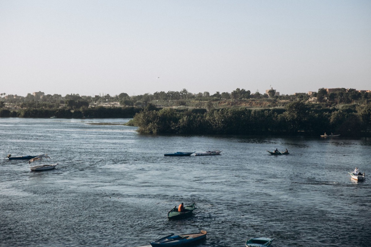 El Nilo en el delta al amanecer