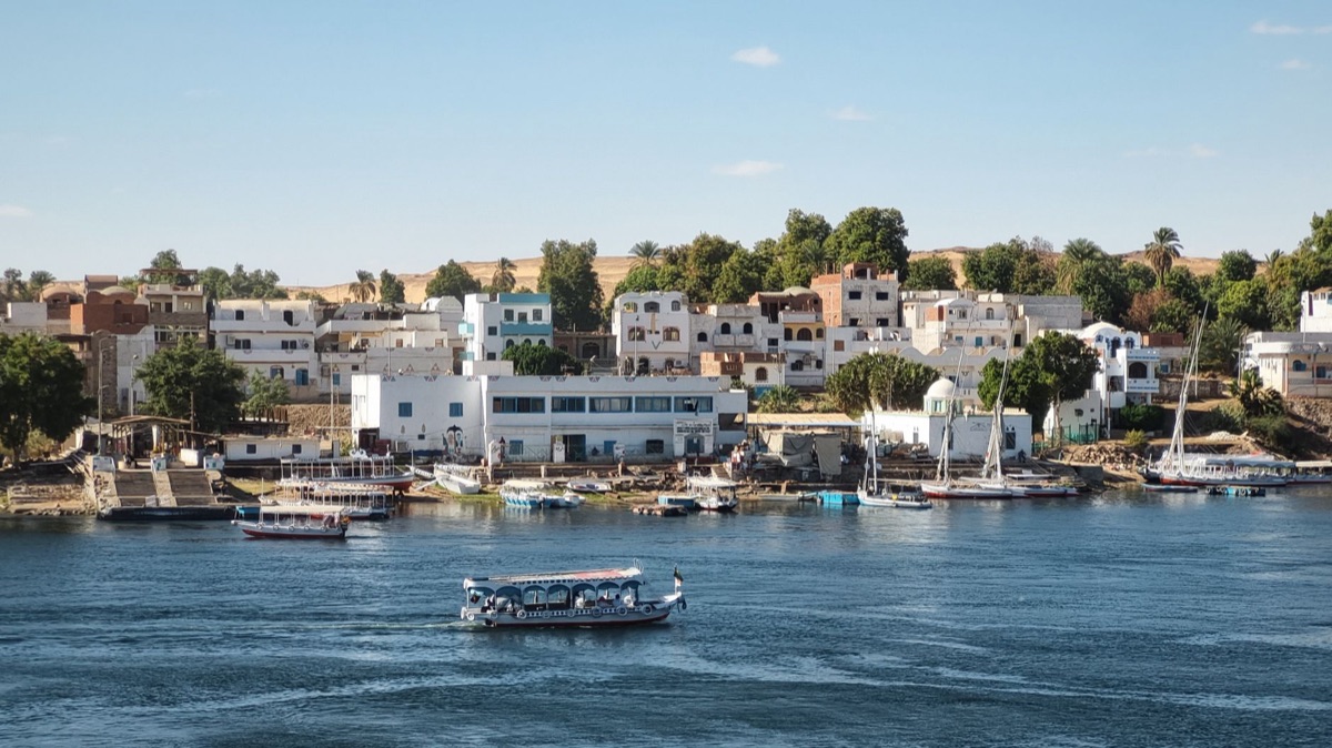 nile cruise boat with white boat house