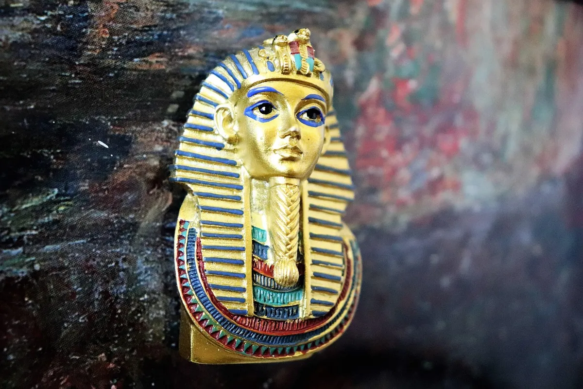 pharaoh, egyptian mask, king tut, ancient egypt, egyptian art, golden mask, history, archaeology, egyptian culture, antique, decorative artifact, historical fig